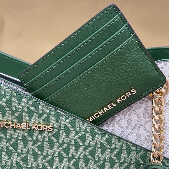 MICHAEL KORS
Large Pebbled Leather Card Holder Case
Fern Green 
NWT - Picture 2 of 16